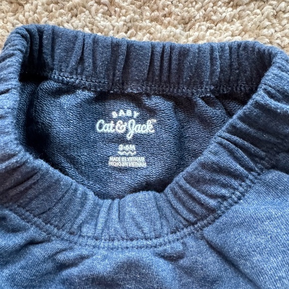 Cat & Jack 2-Piece Eyelet Top and Bloomer short Set outfit– Size 3-6 Months - Picture 9 of 11